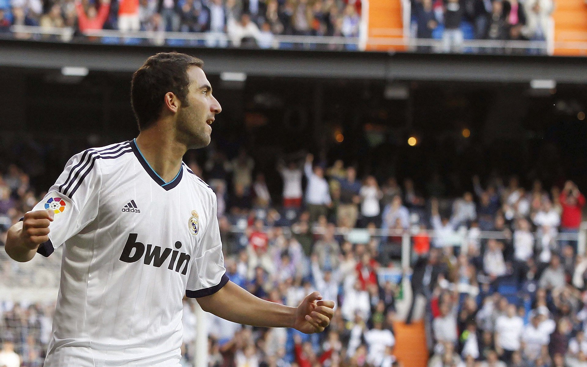 逆境中的“顶梁柱”：伤愈复出球员如何引领球队？